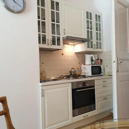 Jurincom Masaryka Apartment *